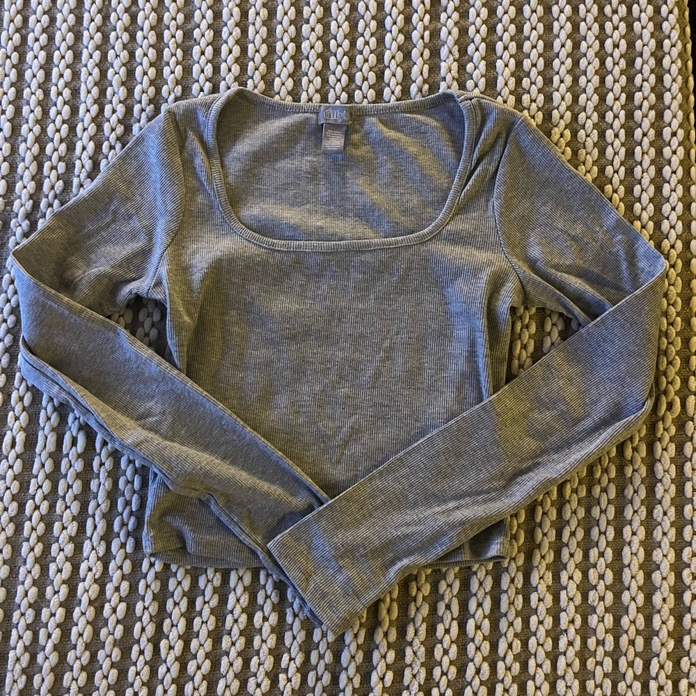 Gray Tilly’s Crop Top Long Sleeve